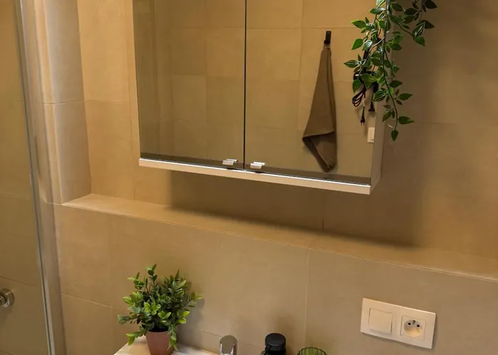 The Elite Iv Downtown Ac & Garage Parking * براتسيلافا